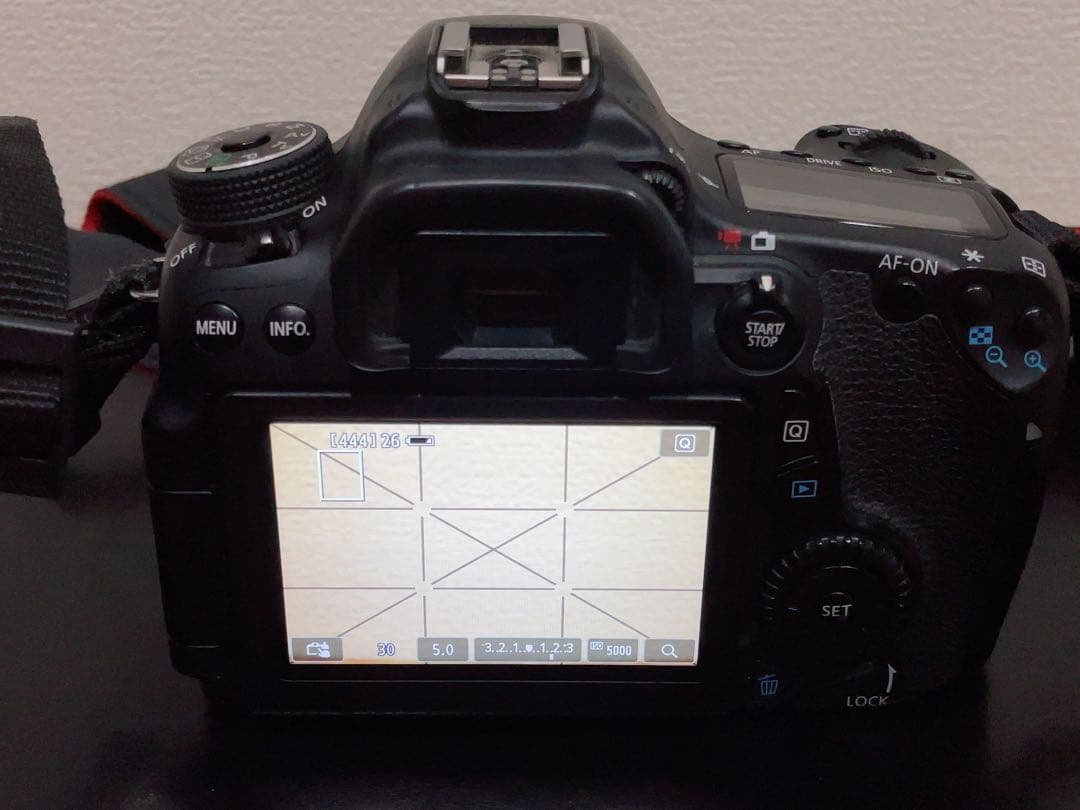 美品 Canon EOS 70D＋18-135mm レンズキット