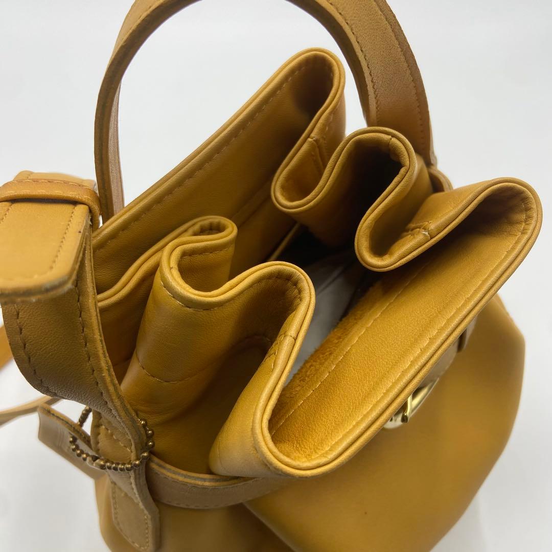 極美品　オールドコーチ　ショルダーバッグ　ベルテッド　レザー　イエロー