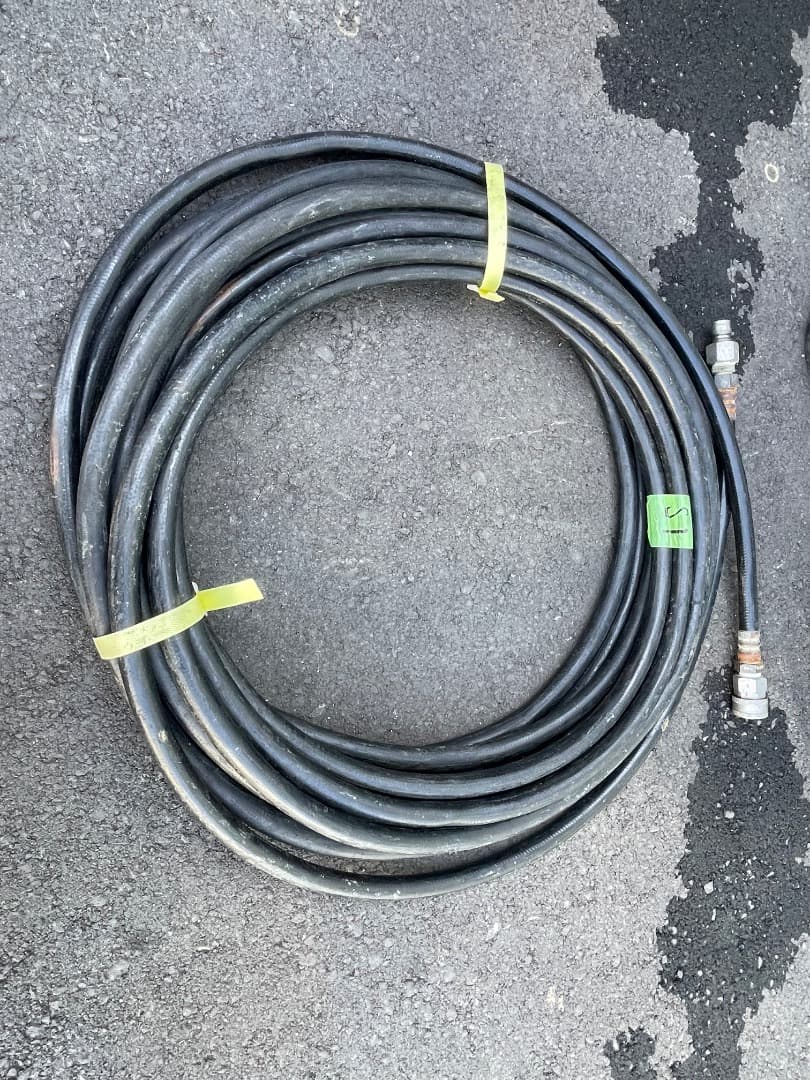 （ツルミ）セル付きエンジン高圧洗浄機防音　ガン・高圧ホース・給排水ホースセット