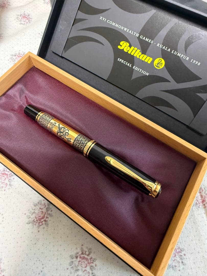 ペリカン万年筆 クアラルンプ—ル、M800