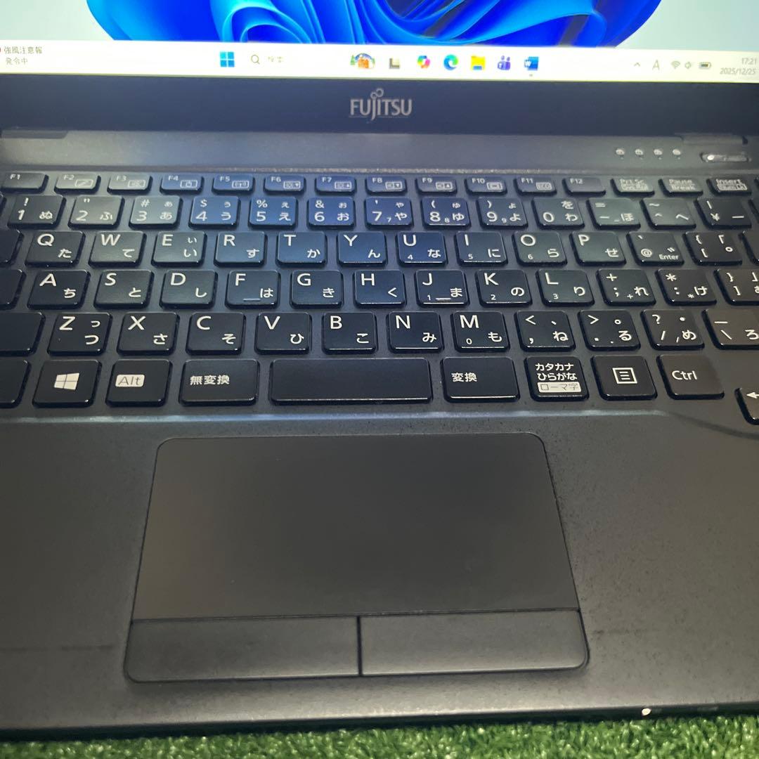Fujitsu LIFEBOOK U9310　第10世代CPU