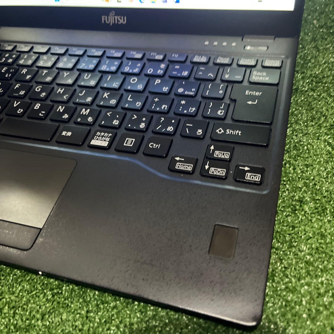 Fujitsu LIFEBOOK U9310　第10世代CPU