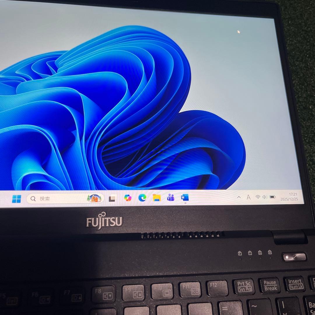Fujitsu LIFEBOOK U9310　第10世代CPU