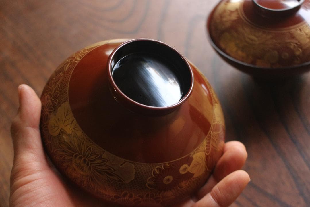 デッドストック！落ち着きある朱漆に極上花尽沈金の映えるお椀2点（検輪島塗沈金椀