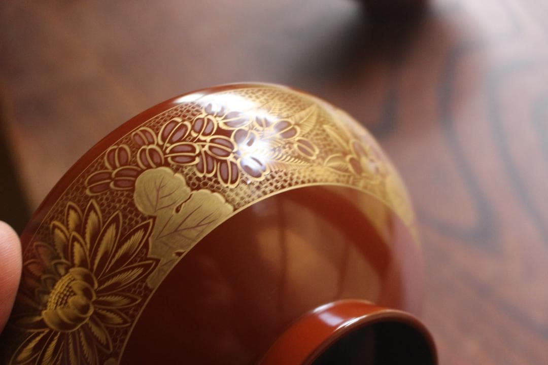 デッドストック！落ち着きある朱漆に極上花尽沈金の映えるお椀2点（検輪島塗沈金椀