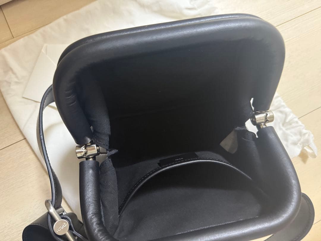 超美品　OSOI MINI BROT BAGがま口　ショルダーバッグ　ブラック