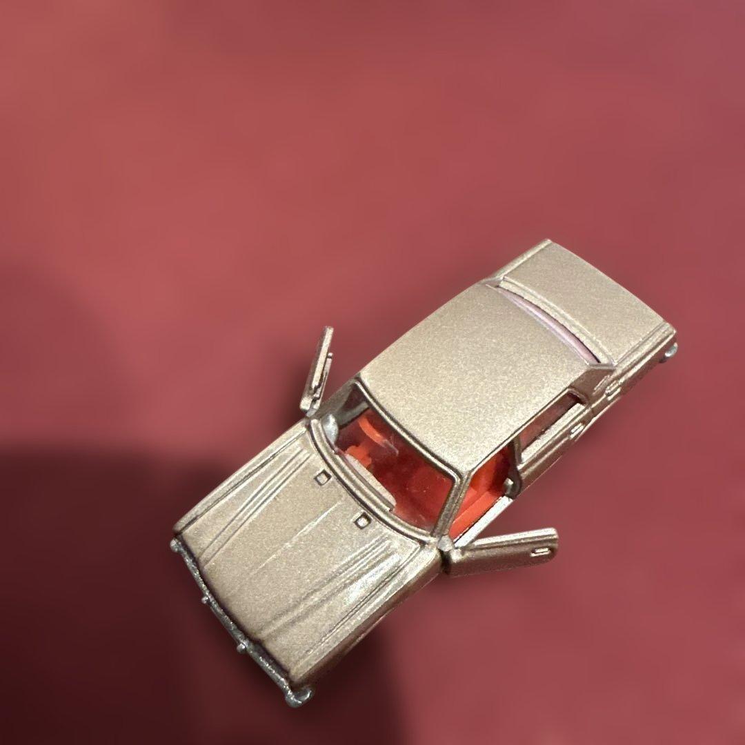 トミカ CROWN 2600  Saloon 1/65黒箱オリジナル