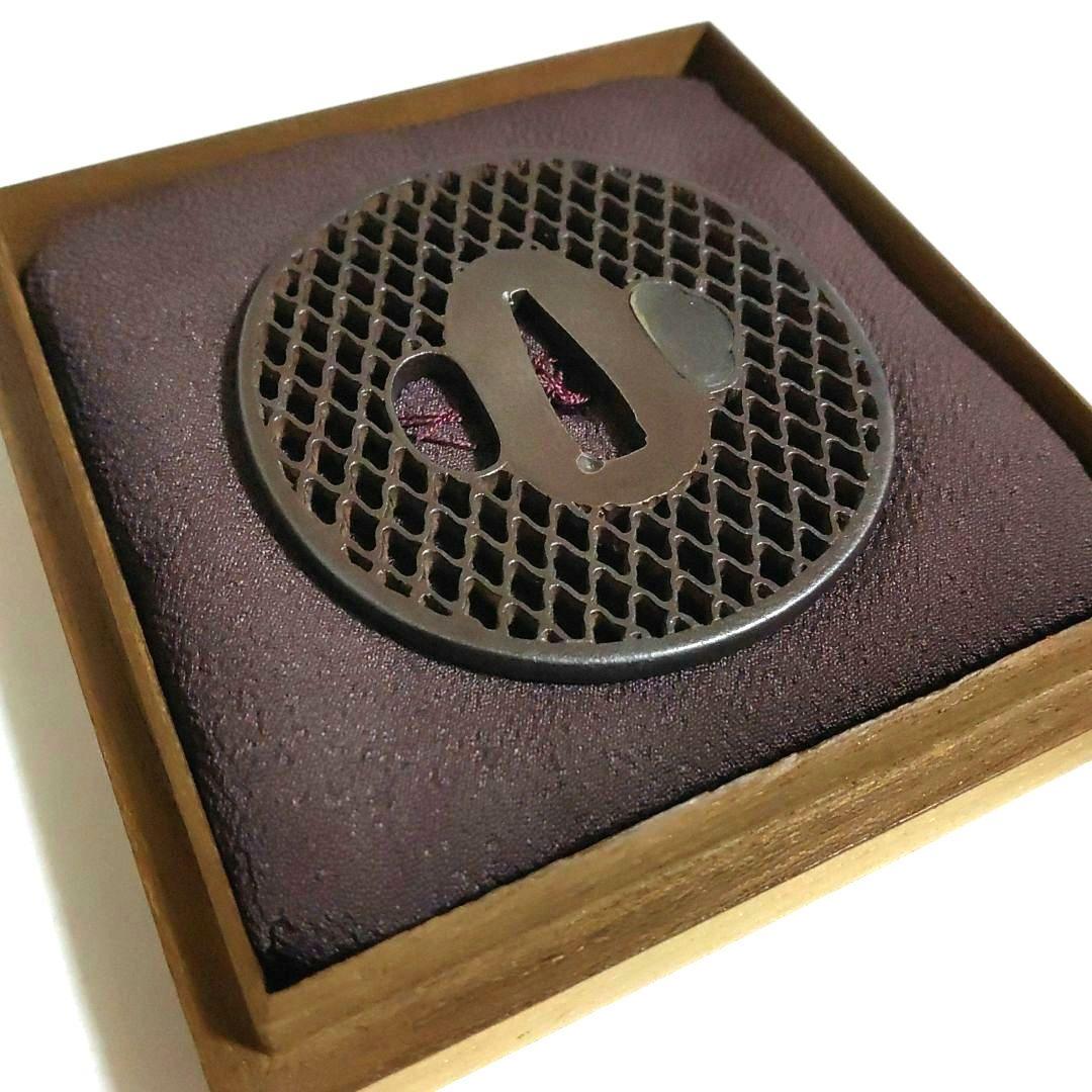 肥後鐔 網目透し鐔　無銘　資料付 桐箱　 貴重品　鉄地