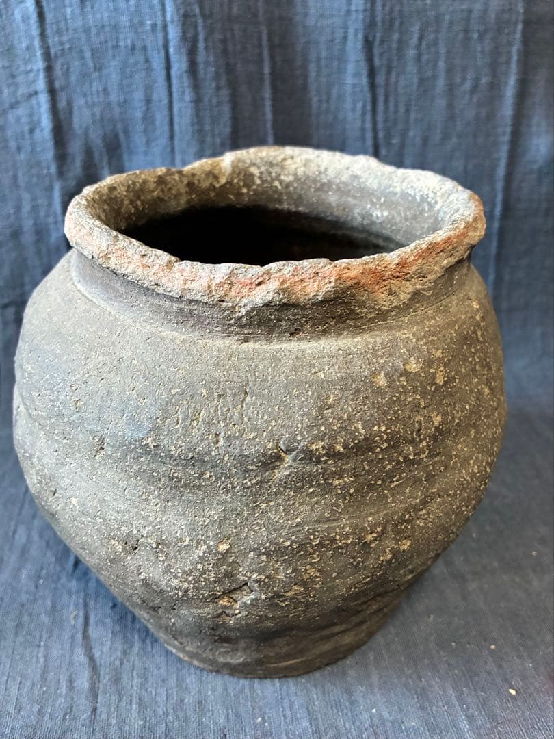 古信楽壺　うずくまる壺　蹲る　室町時代
