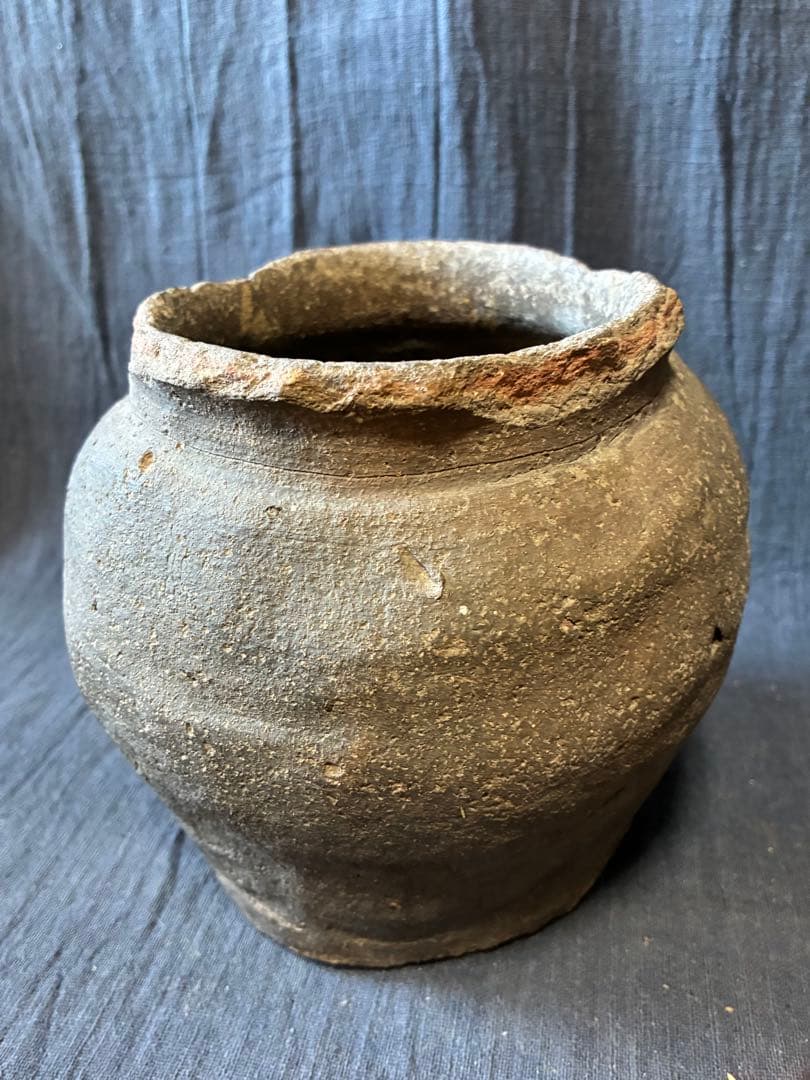 古信楽壺　うずくまる壺　蹲る　室町時代