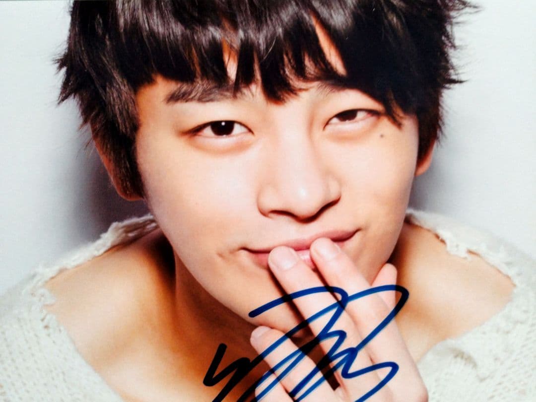 セール中…ソ・イングク直筆サイン入り2Lサイズ写真…Seo in-guk…王の顔