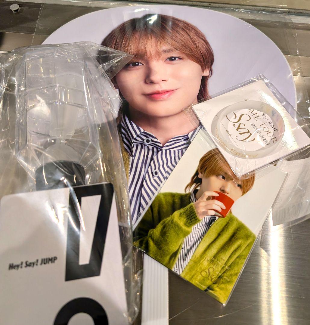 伊野尾さんHey!Say!JUMPペンライト H+　うちわ、フォト、ラバーバンド