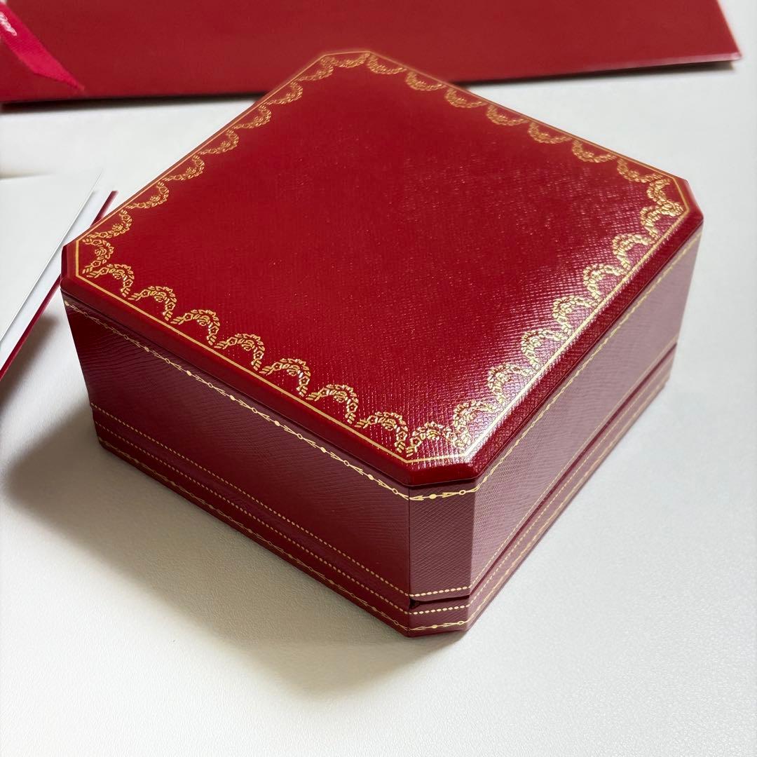 美品　カルティエ　ラブブレス　ブレスレットケース　空箱　現行品　リボン付き