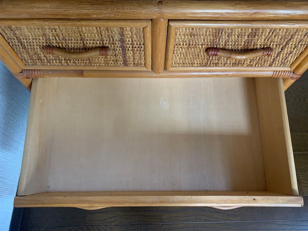 ラタン製オープンシェルフ 引き出し付き