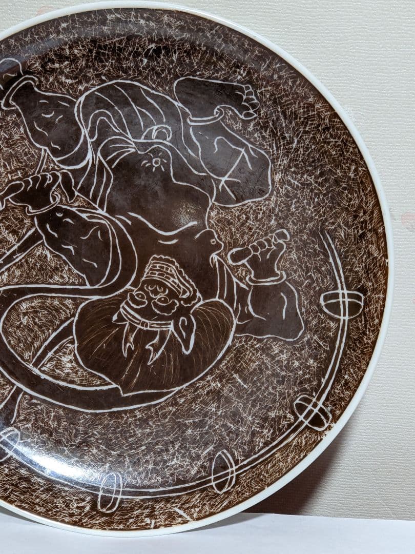 ⭐九谷焼 鉄銹掻落し風神図飾り皿 吸坂手 明治時代 掻き落し骨董品レア物飾り