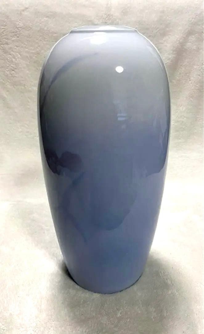 【宮内庁御用達 深川製磁】 《花瓶 官窯染付 菖蒲》 花入 花生 置物 深川製磁