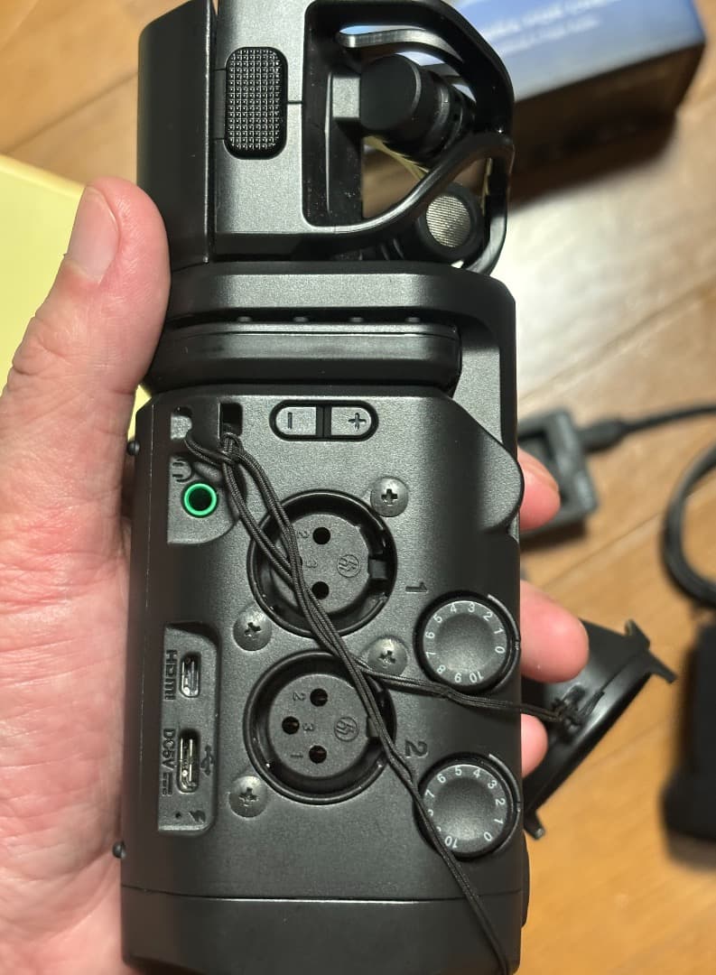 ハンディビデオカメラZOOM Q8n-4K 箱・付属品あり