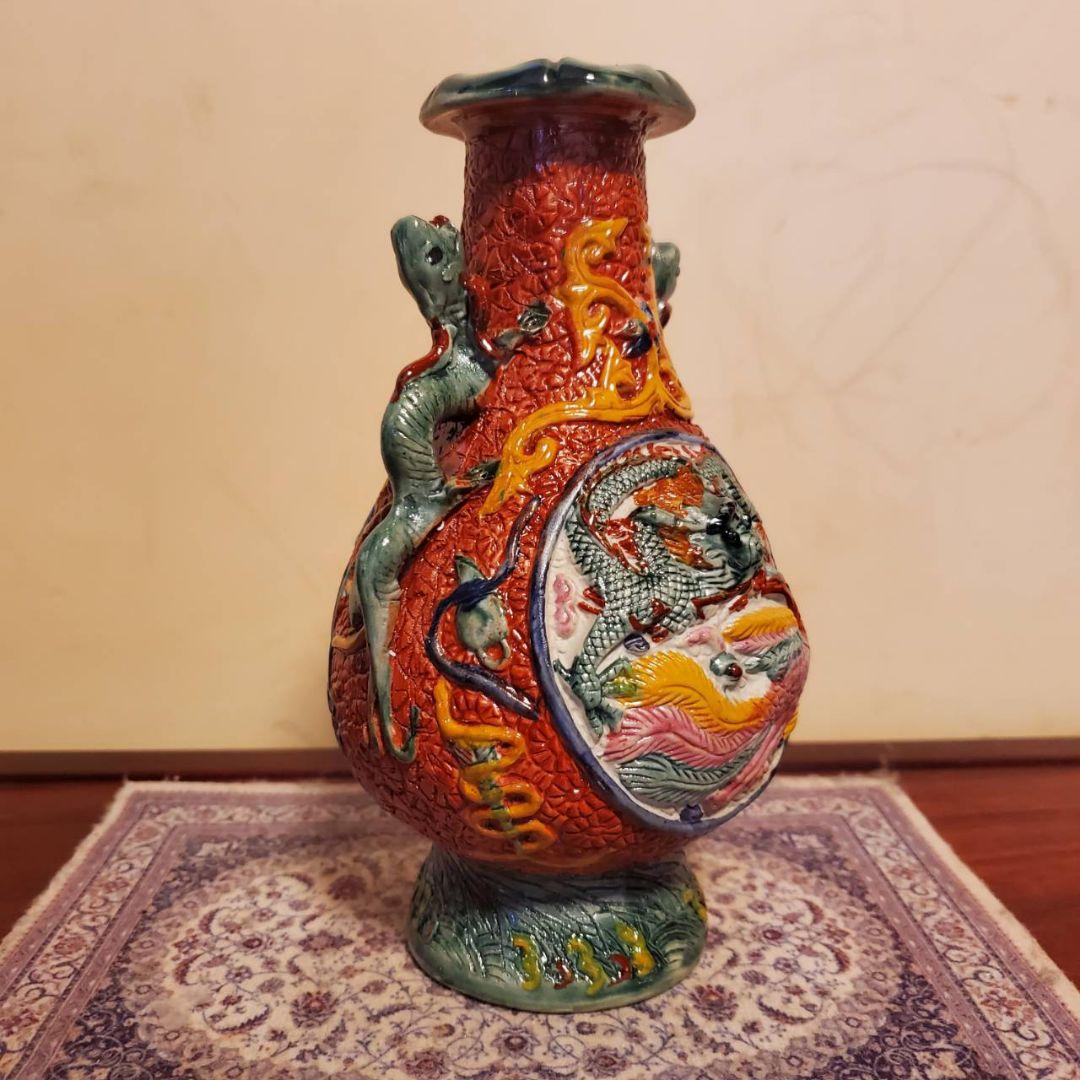 中国古玩　大清乾隆年製　紅釉龍鳳文様　花瓶