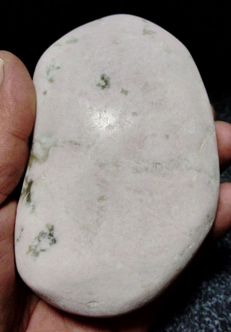 ★翡翠原石★糸魚川ピンク翡翠【須沢海岸・磨き・底カット801ｇ】