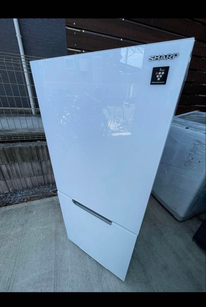【美品】SHARPシャープ 冷蔵庫 SJ-GD15G-W 152L