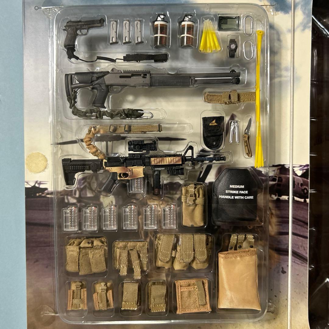 ホットトイズ•USMC II M.E.F