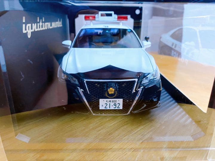 イグニッションモデル 1/18 Crown 北海道警察交通部交通機動隊車両