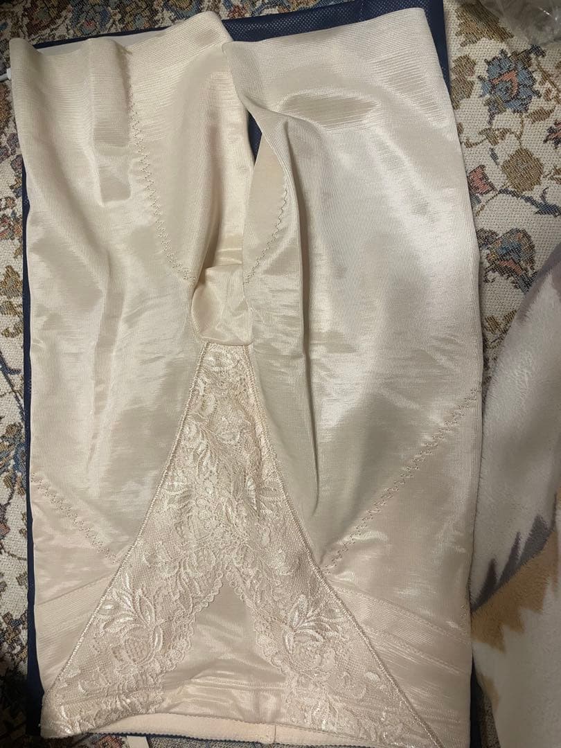 スーツ・フォーマル・ドレス honey