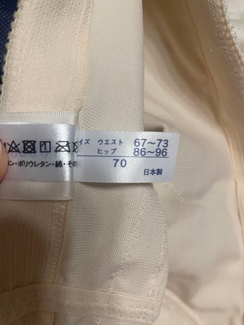 スーツ・フォーマル・ドレス honey