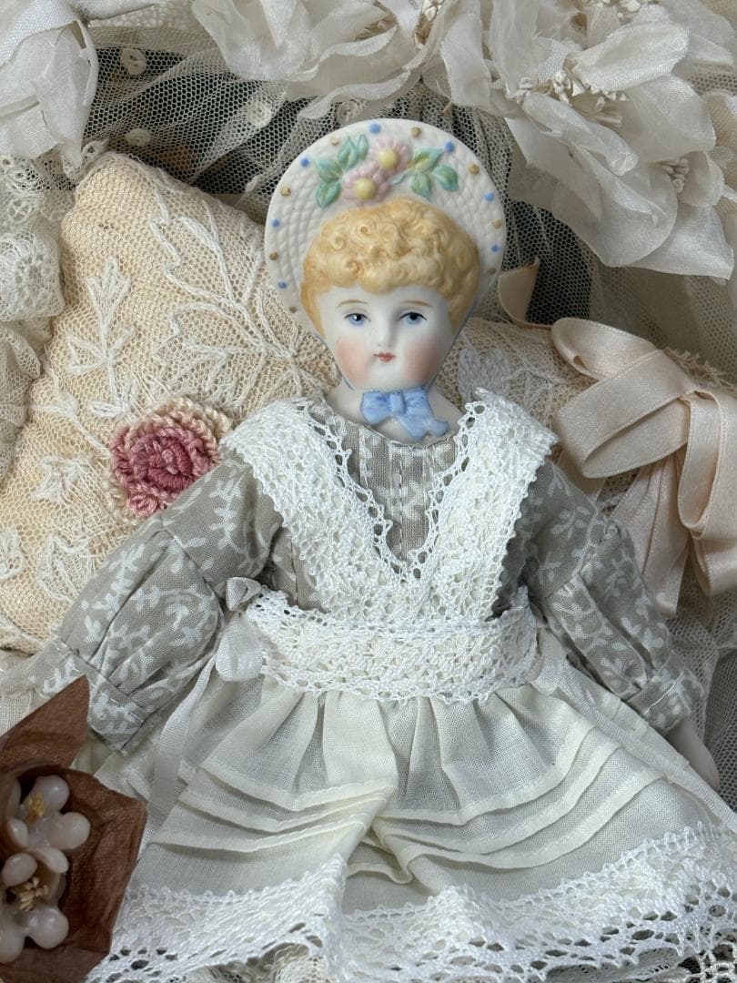 ✨期間限定✨ボネットヘッドのパリアンドール　ビスクドール　ミニョネット