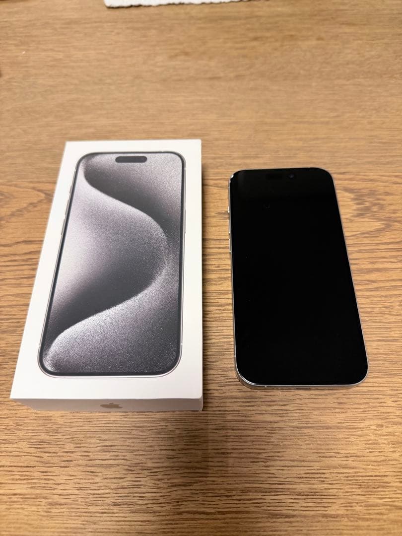 【美品】 iPhone 15 Pro ホワイトチタニウム 256GB 本体
