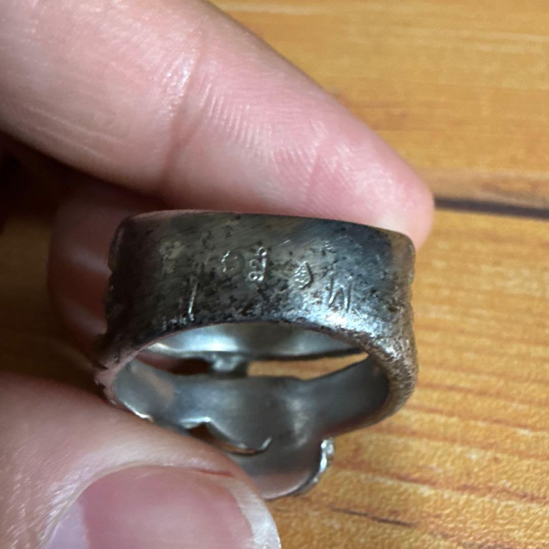 ヴィヴィアンウエストウッドのスネークリン