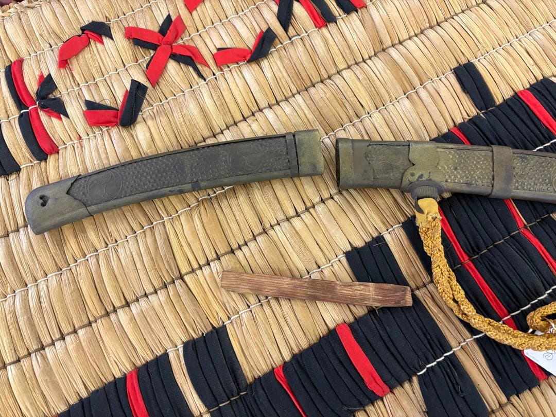 アイヌ　タンネプイコロ　覆輪太刀　刀装具　太刀拵　イコロ　エムシ　三ツ巴紋　竹光