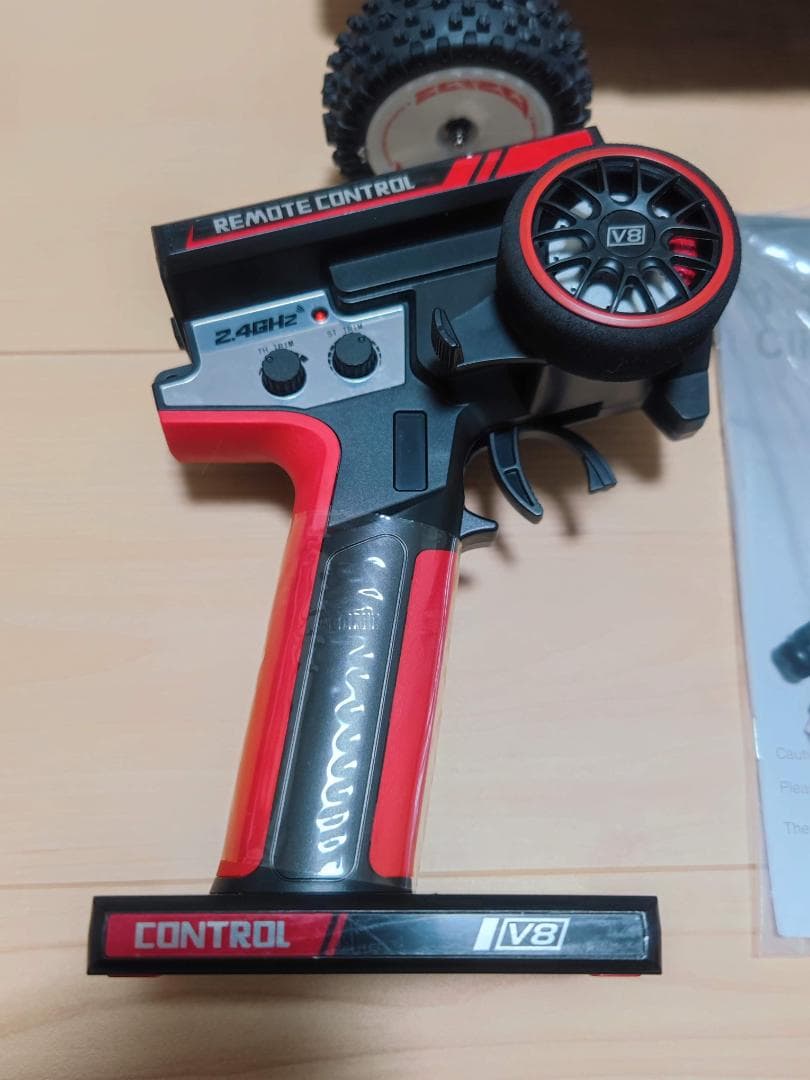 ラジコン WLtoys 124008 v8 1/12スケール