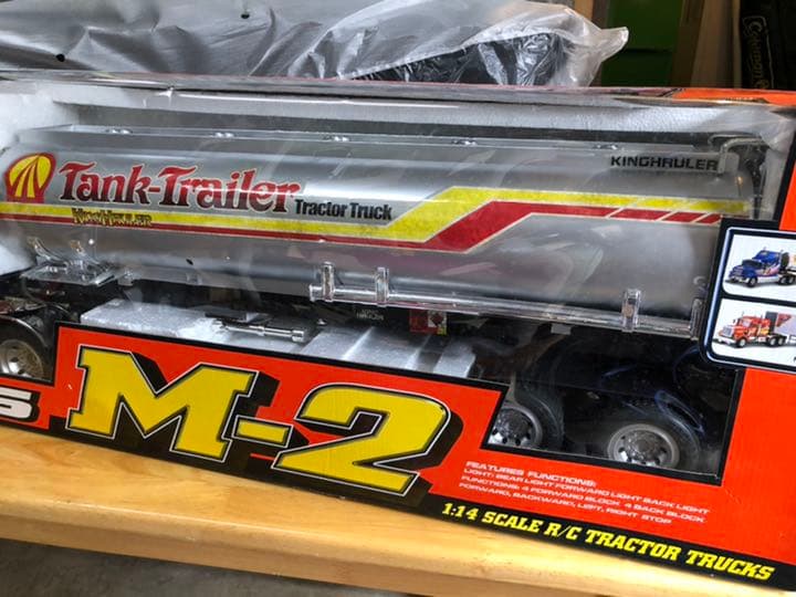 Trucks M-2 ラジコンカー