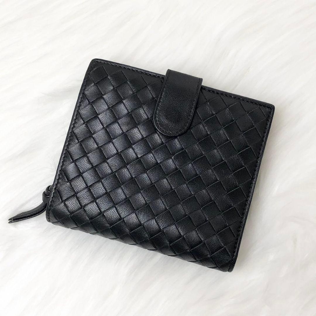 【美品】ボッテガヴェネタ 二つ折り財布 折り財布 イントレチャート ブラック