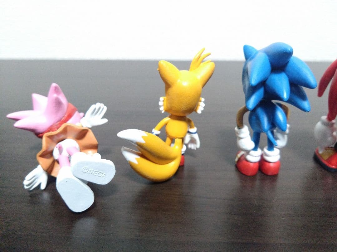 ソニック　テイルス　ナックルズ　スーパーソニック　エミー　フィギュア　【5種】