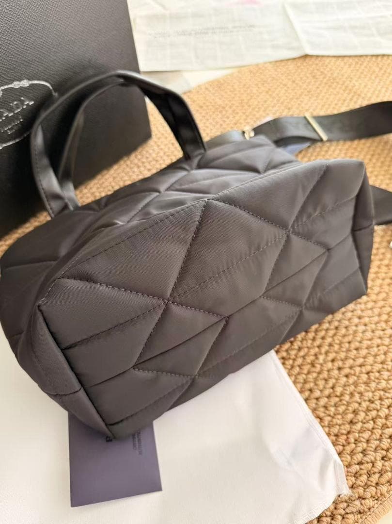 mon ブラック ナイロン ショルダ