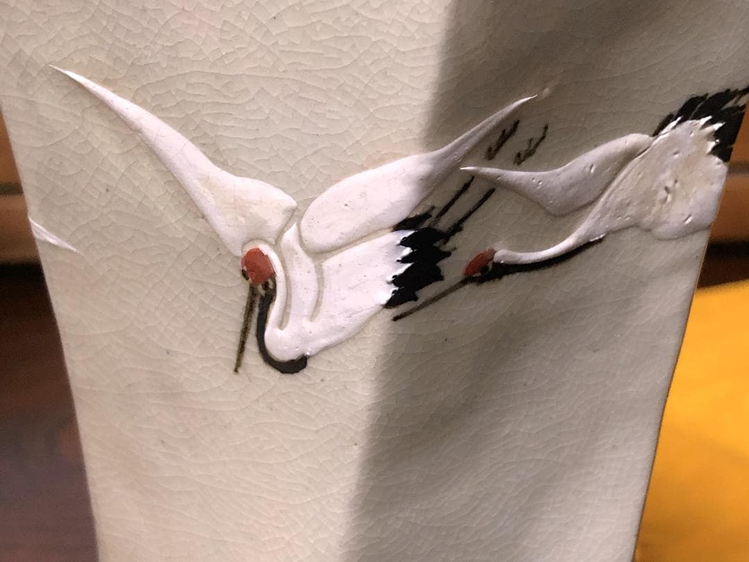 【 宮川香齋　六角捻り形飛鶴図花生 】　洛東香齋　京都真葛