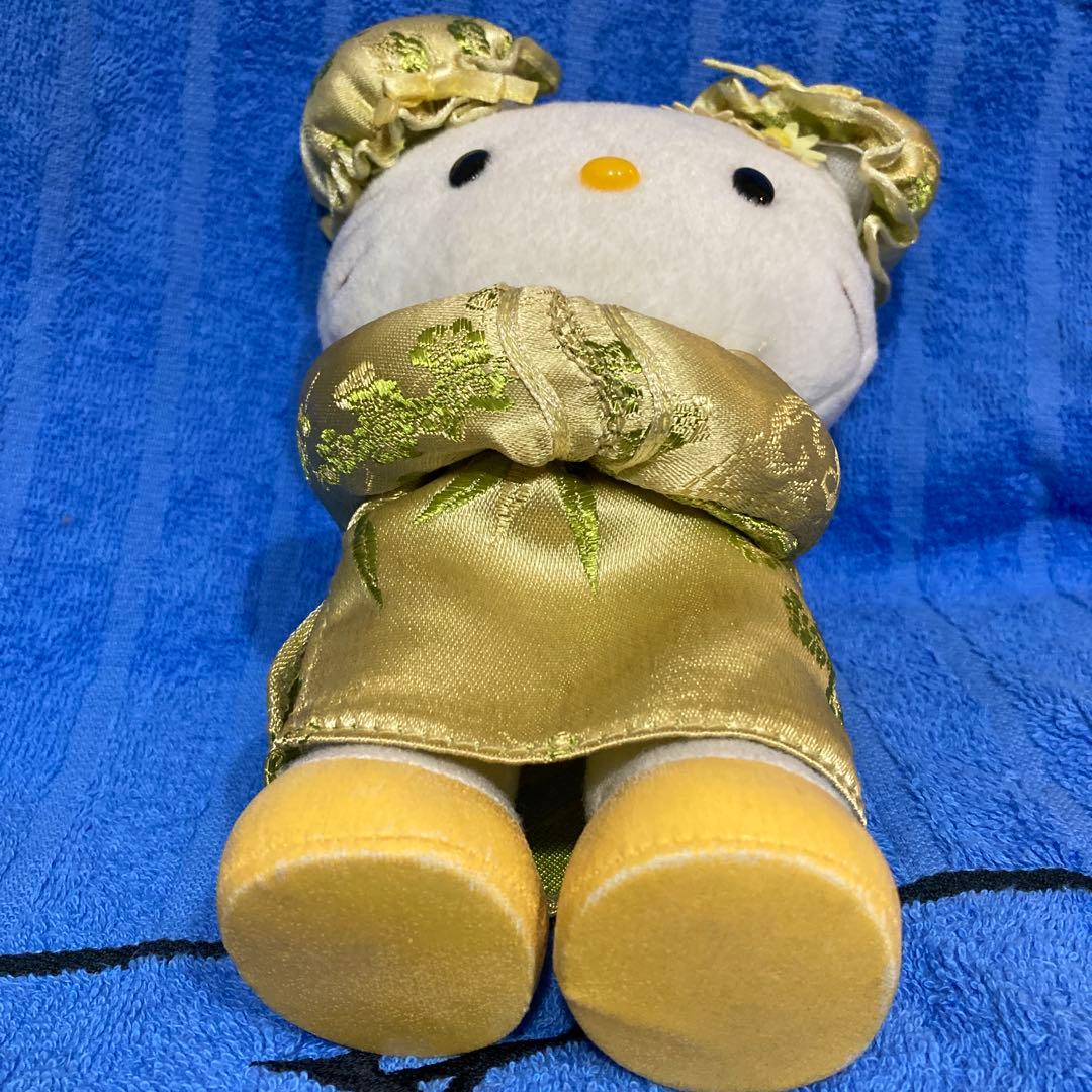 ハローキティ チャイナドレス ぬいぐるみ