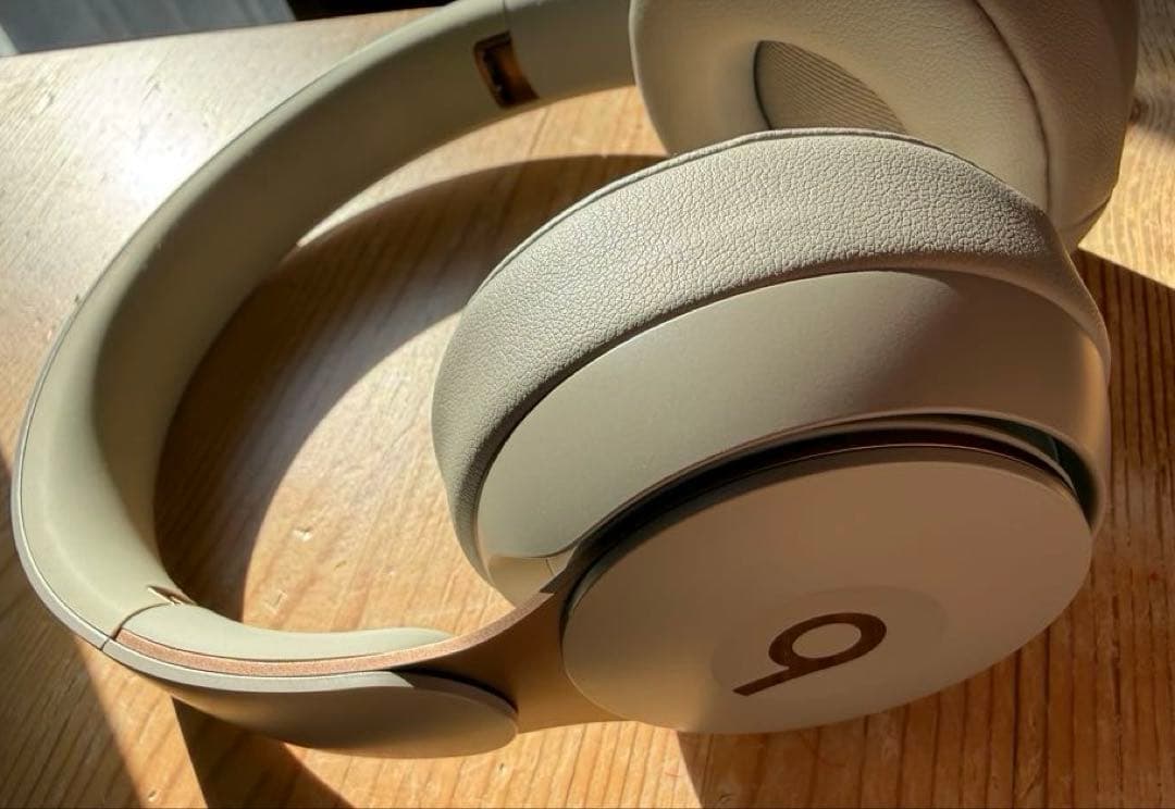 beats solo pro ワイヤレス　ノイズキャンセリング　ヘッドフォン美品