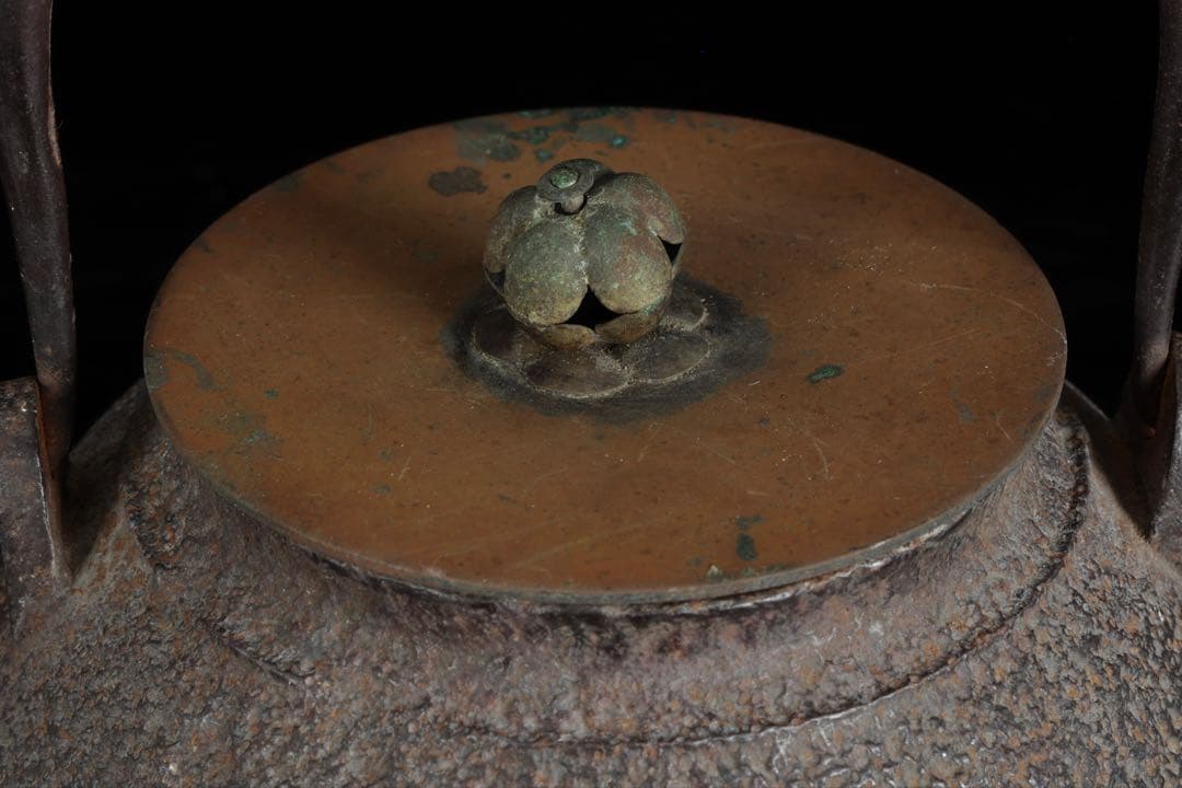 【時代鉄瓶】 龍文堂造摘蓋 渦巻紋鉄瓶 茶道具 煎茶道具 在銘 古美術 骨董品