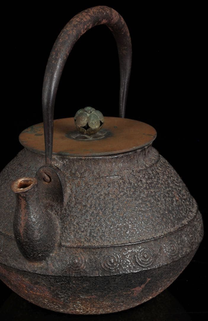 【時代鉄瓶】 龍文堂造摘蓋 渦巻紋鉄瓶 茶道具 煎茶道具 在銘 古美術 骨董品