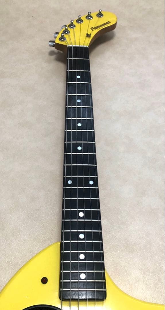 【美品】ZO-3 イエロー アンプ内蔵ミニギター ヘッドフォン端子付
