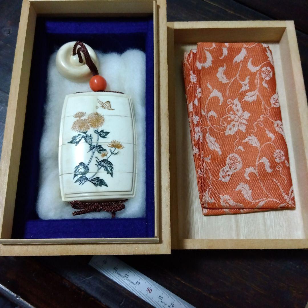 印籠　饅頭根付　さんご緒締　花鳥図　天然素材　上製桐箱＆保護布付