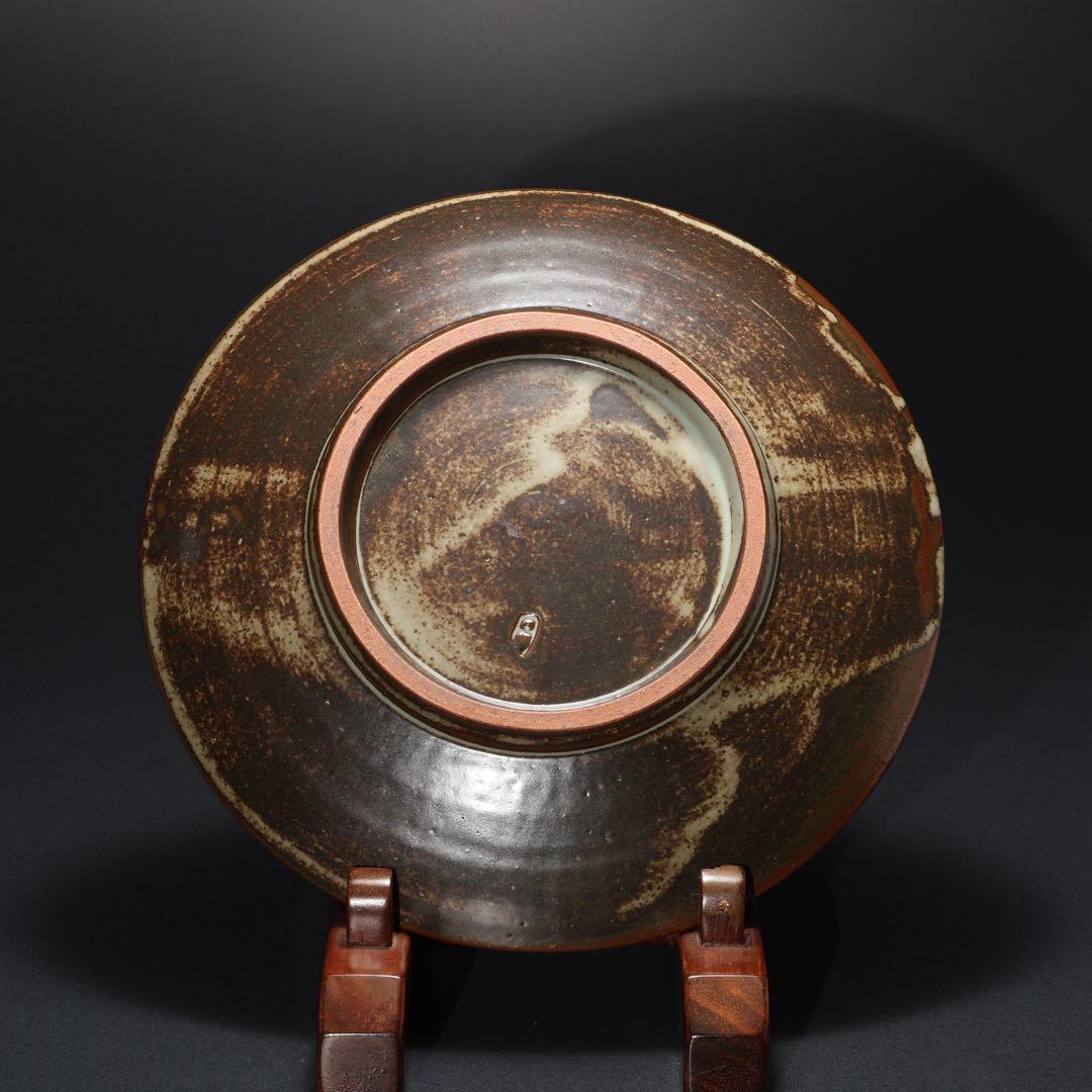 人間国宝　島岡達三　象嵌赤絵草花皿∅24　共箱　縄文象嵌　R1633ラ3