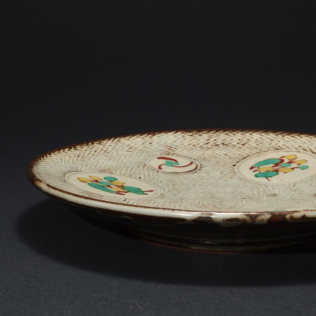 人間国宝　島岡達三　象嵌赤絵草花皿∅24　共箱　縄文象嵌　R1633ラ3