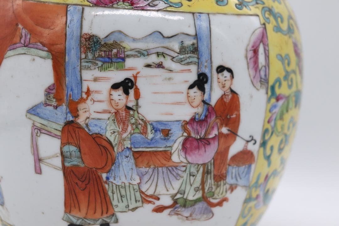 中国　粉彩　人物紋壺　乾隆年製　送料込み1213