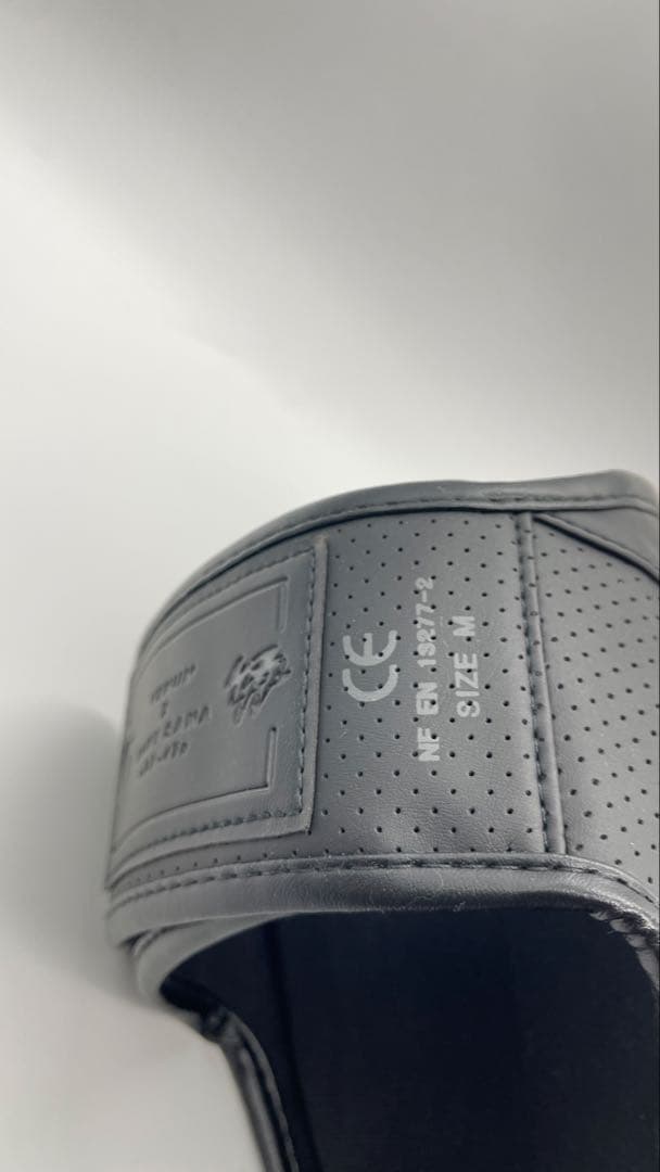 【新品】Venum S47 シンガード - ブラック/オレンジ　Mサイズ