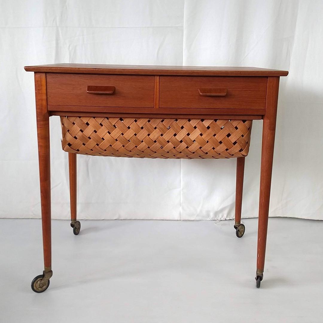 ソーイングワゴン　テーブル　デンマーク　北欧家具　ヴィンテージ