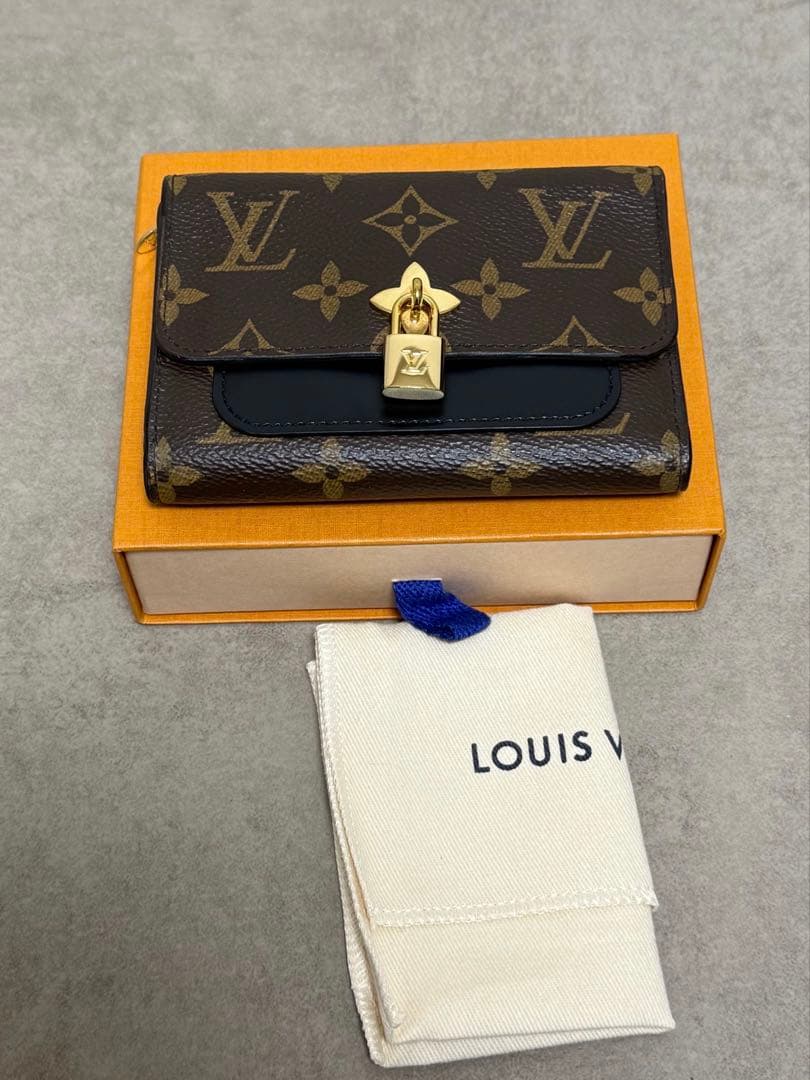 ルイヴィトン ポルトフォイユ フラワー コンパクト M62578